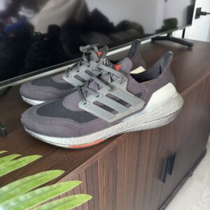 adidas ultraboost 21 carbon black/silver/ solar red mens size 13