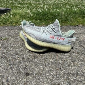 yeezy 350 boost v2 blue tint sneakers size men’s 9.5