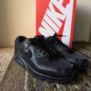 nike air max 90 triple black men's 7.5 / women's 9 no box