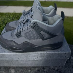 size 9 jordan 4 ‘wet cement’