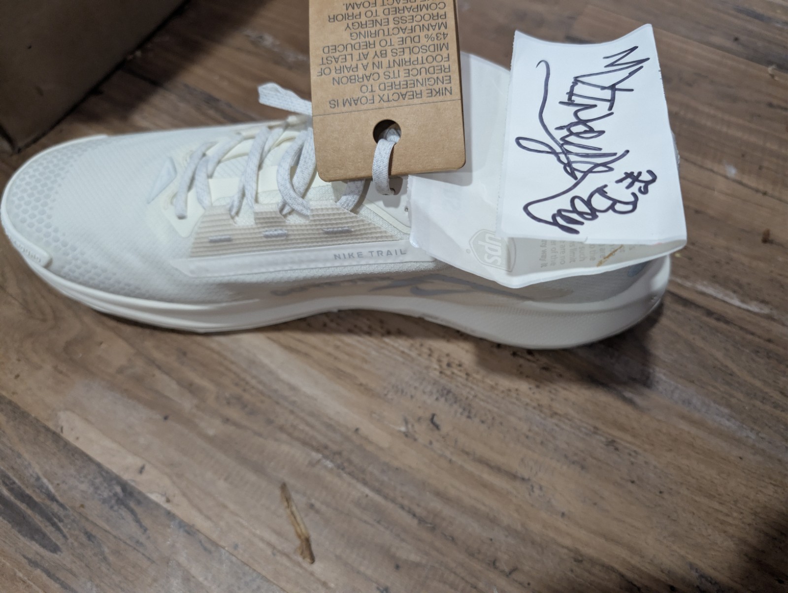 nike trail 5 gtx gore tex waterproof running shoes white signed nike trail 5 gtx gore tex waterproof running shoes white signed