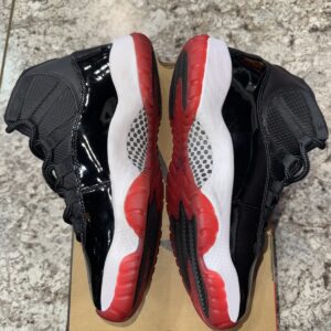 size 9m/10.5w jordan 11 retro playoffs bred (2019) 378037 061 pre owned