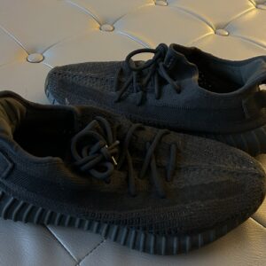 adidas yeezy black 10.5