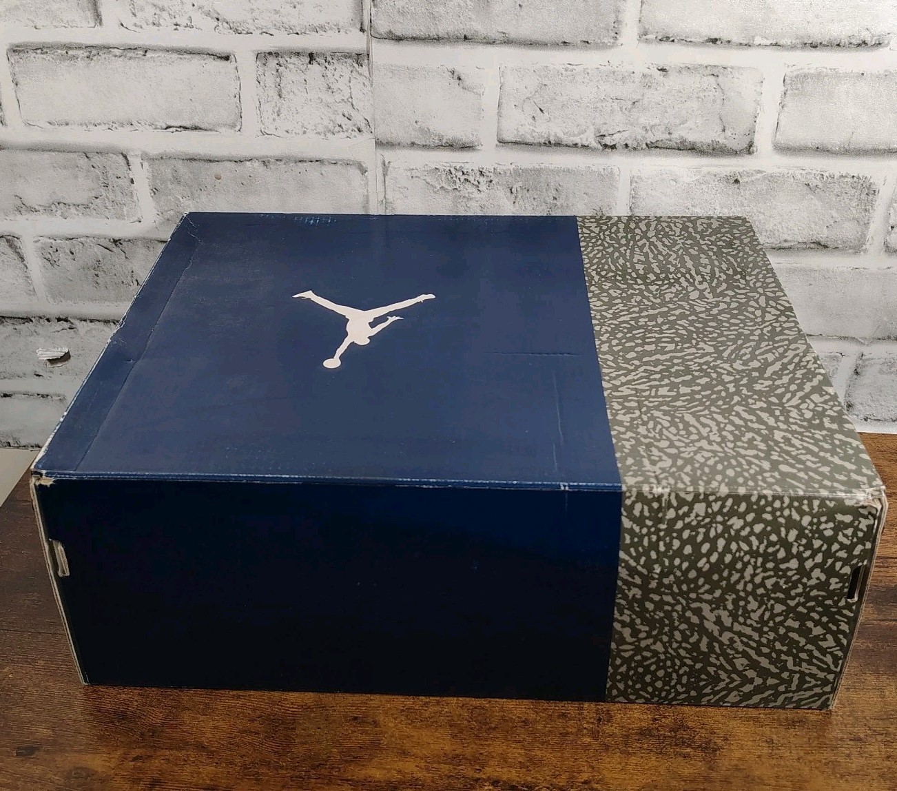 nike air jordan 3 retro georgetown men's size 10 *empty shoe box only* nike air jordan 3 retro georgetown men's size 10 *empty shoe box only*