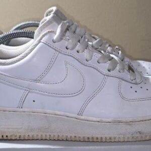 size 9 nike air force 1 '07 low triple white