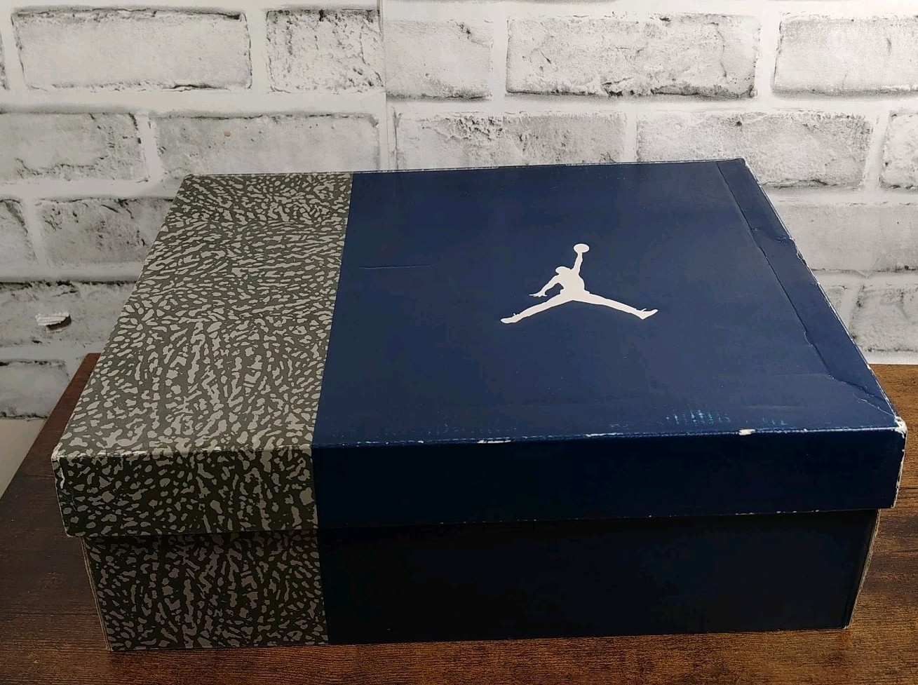 nike air jordan 3 retro georgetown men's size 10 *empty shoe box only* nike air jordan 3 retro georgetown men's size 10 *empty shoe box only*