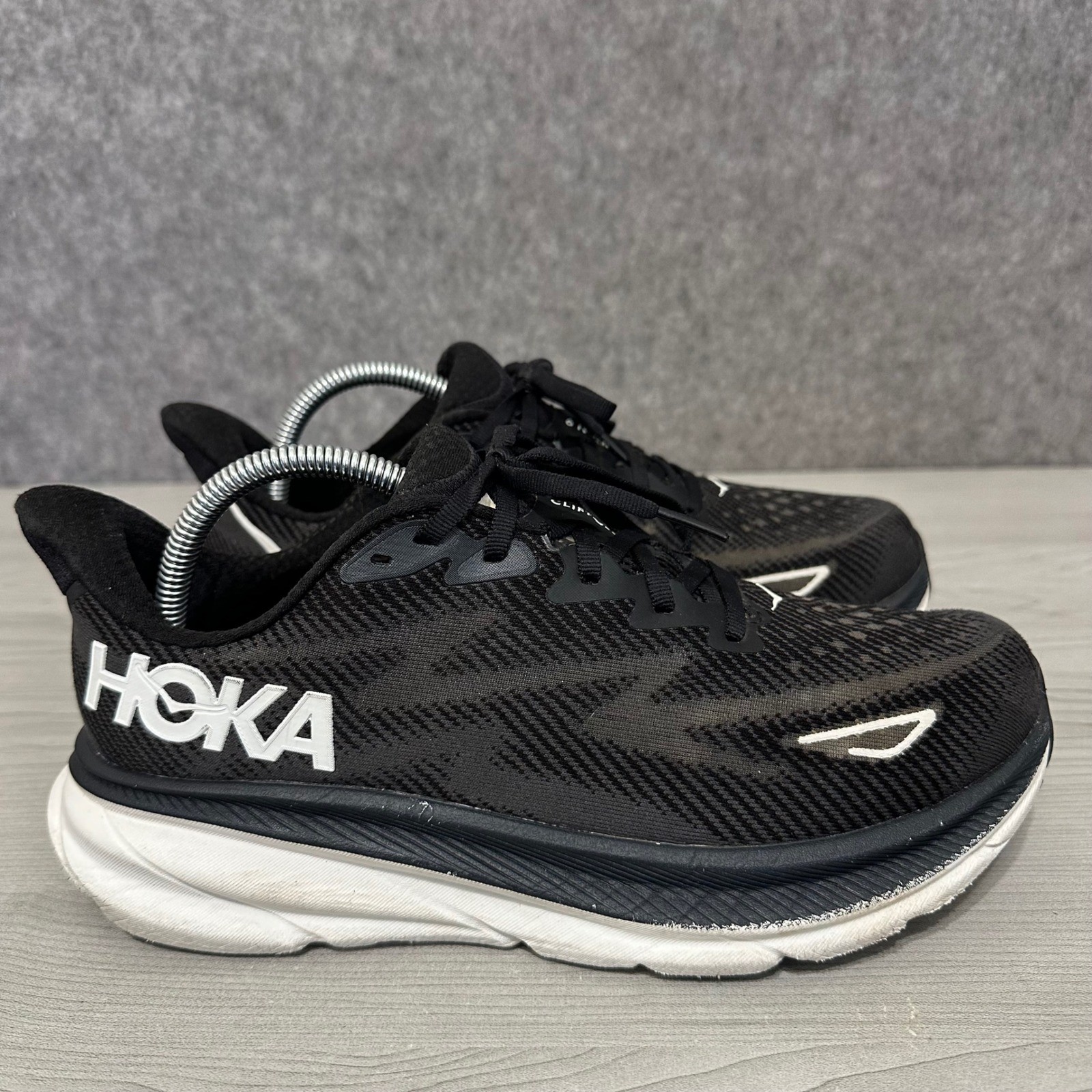 hoka clifton 9 running shoes mens 8.5 2e black white road athletic wide 1132210 hoka clifton 9 running shoes mens 8.5 2e black white road athletic wide 1132210