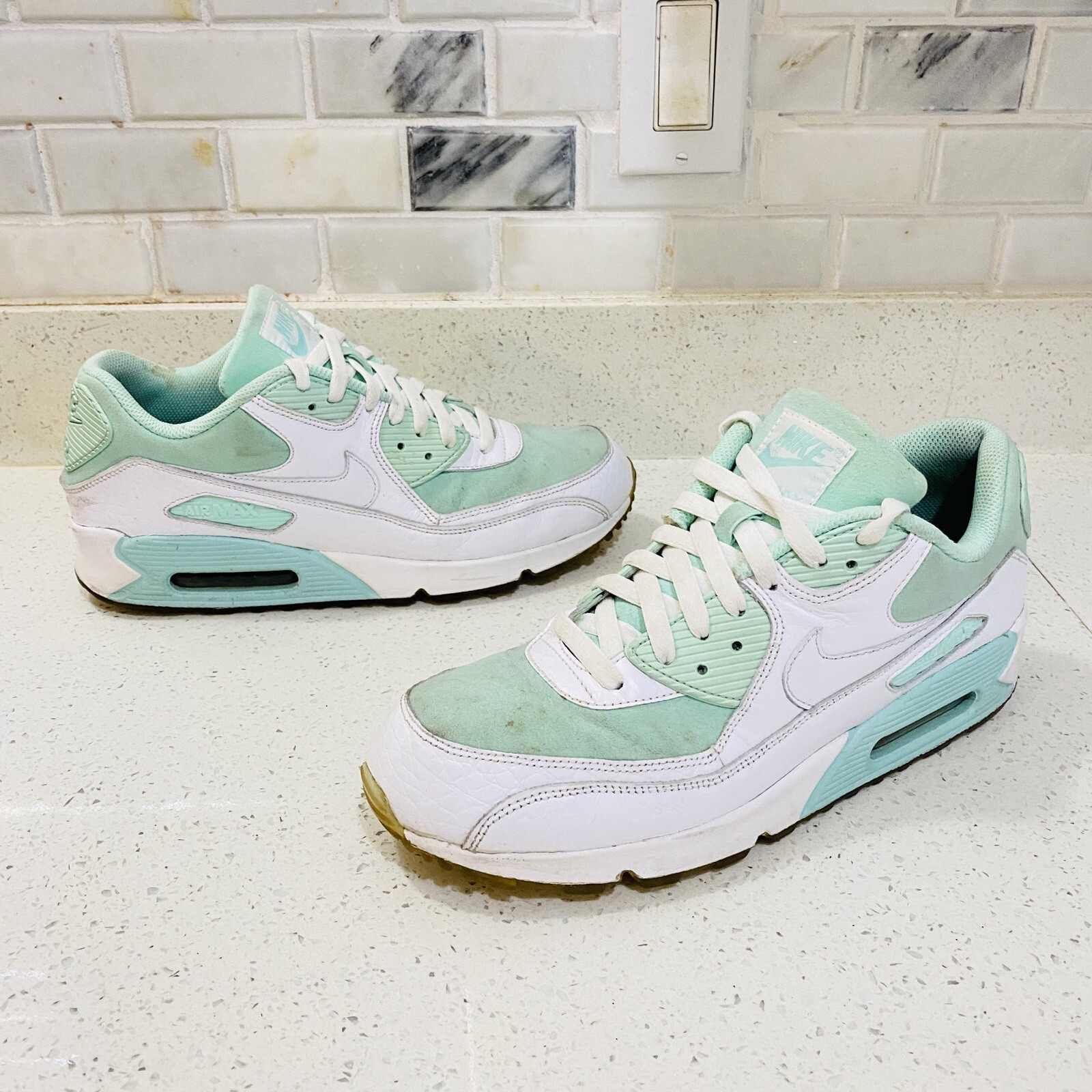 nike nikeid air max 90 black & lemon green suede color 708279 991 size 10 nice nike nikeid air max 90 black & lemon green suede color 708279 991 size 10 nice