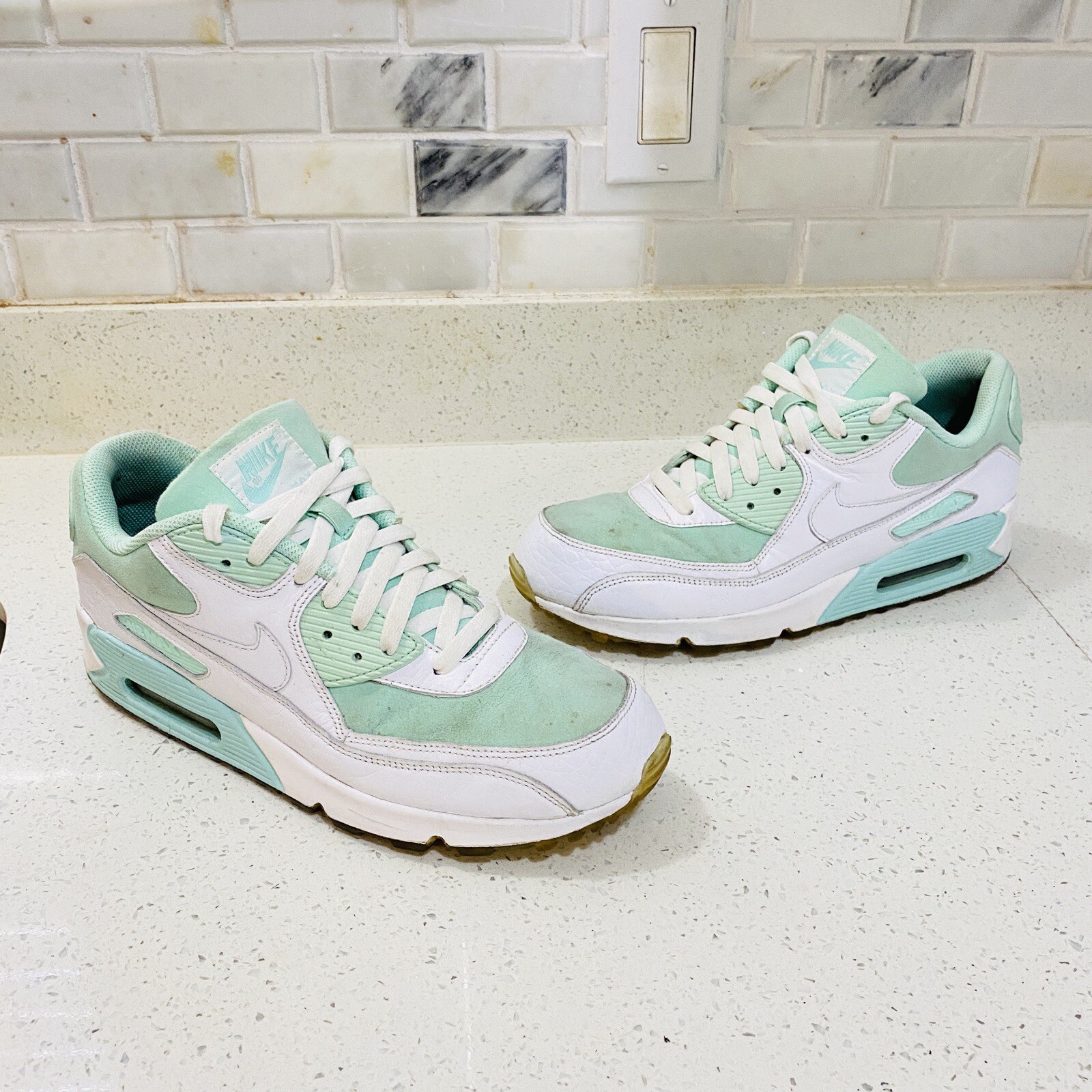 nike nikeid air max 90 black & lemon green suede color 708279 991 size 10 nice nike nikeid air max 90 black & lemon green suede color 708279 991 size 10 nice