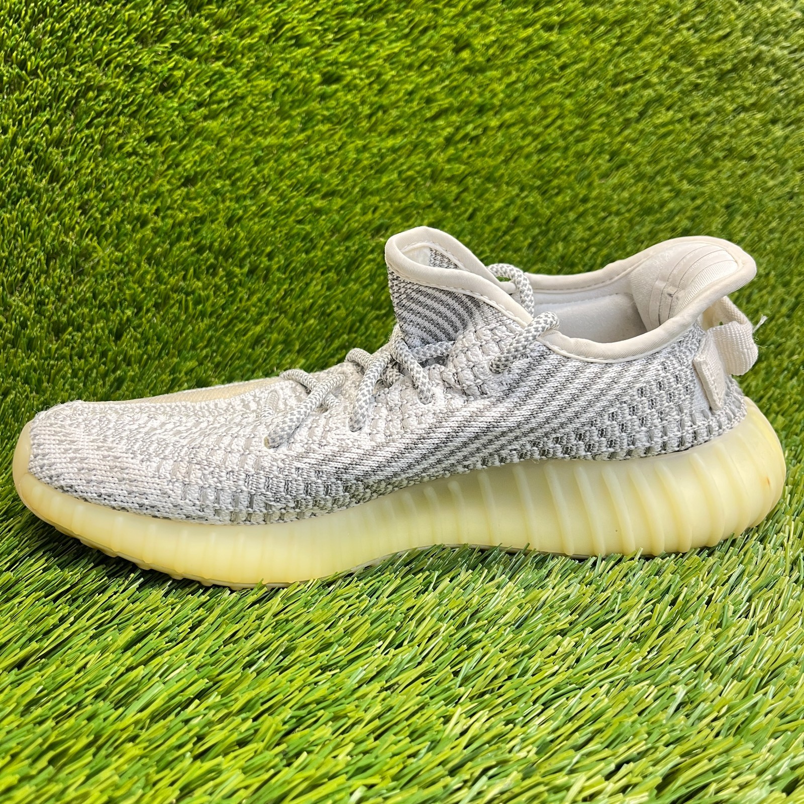 adidas yeezy boost 350 v2 mens size 7 gray white athletic running shoes sneakers adidas yeezy boost 350 v2 mens size 7 gray white athletic running shoes sneakers
