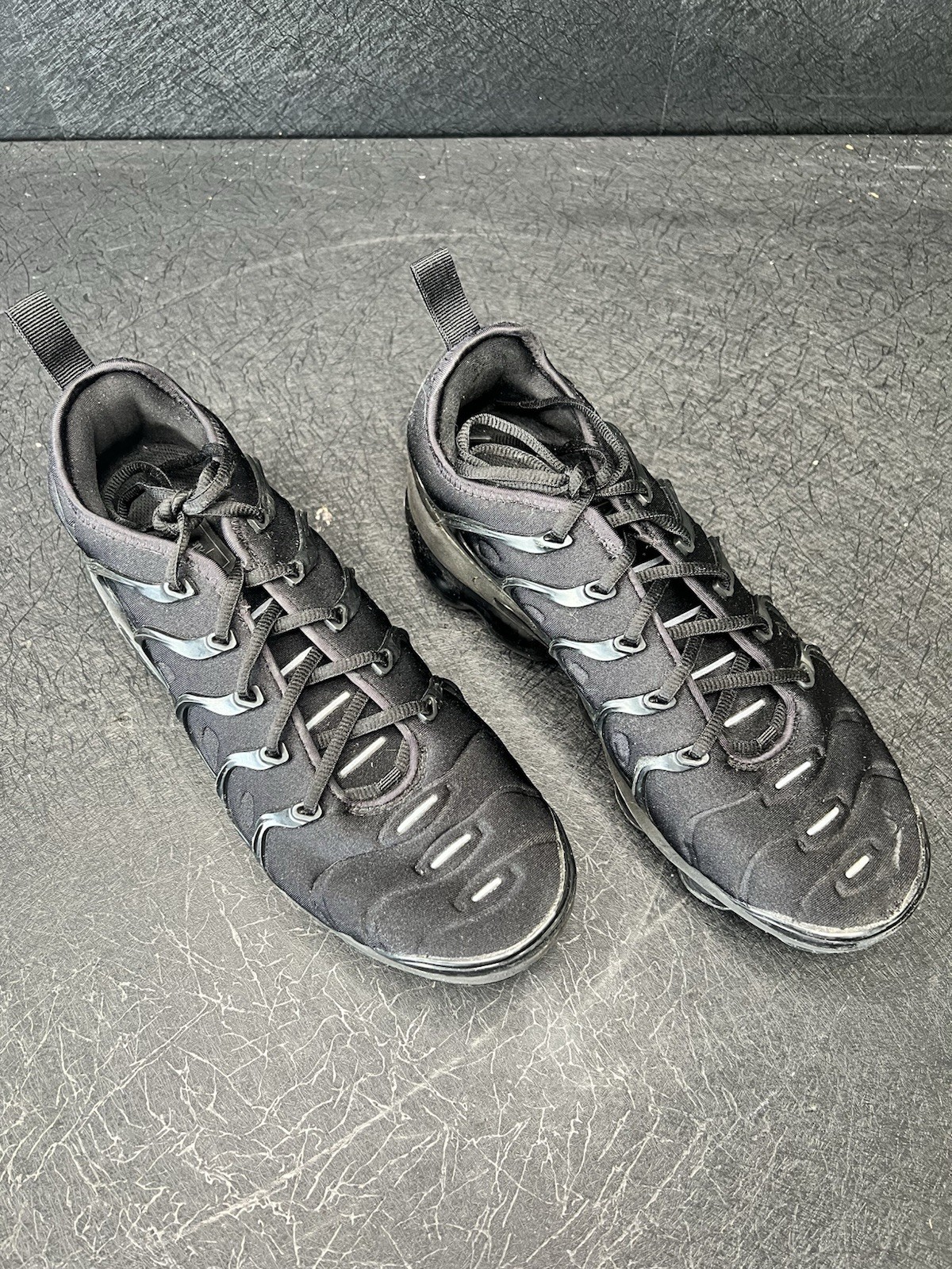 nike air vapormax plus size 8.5 casual running shoe triple black 924453 004 nike air vapormax plus size 8.5 casual running shoe triple black 924453 004