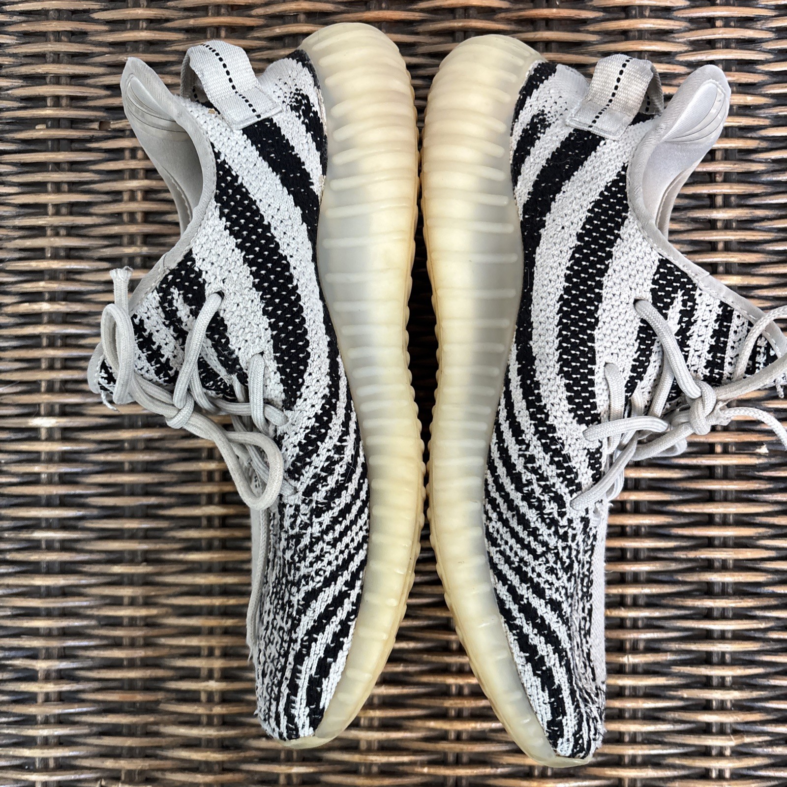 adidas yeezy boost 350 v2 zebra men's 10 white black primeknit sneakers cp9654 adidas yeezy boost 350 v2 zebra men's 10 white black primeknit sneakers cp9654