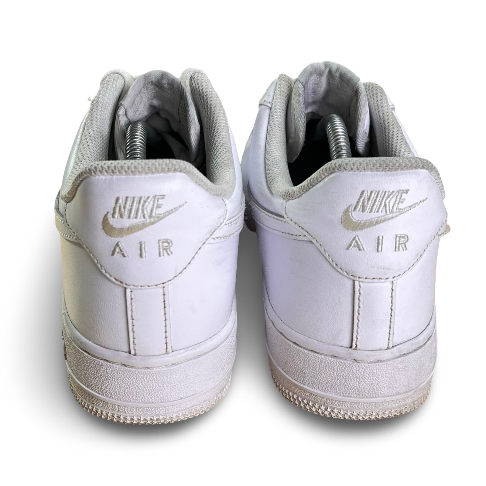 size 9.5 nike air force 1 '07 low triple white mens basketball tennis comfort size 9.5 nike air force 1 '07 low triple white mens basketball tennis comfort