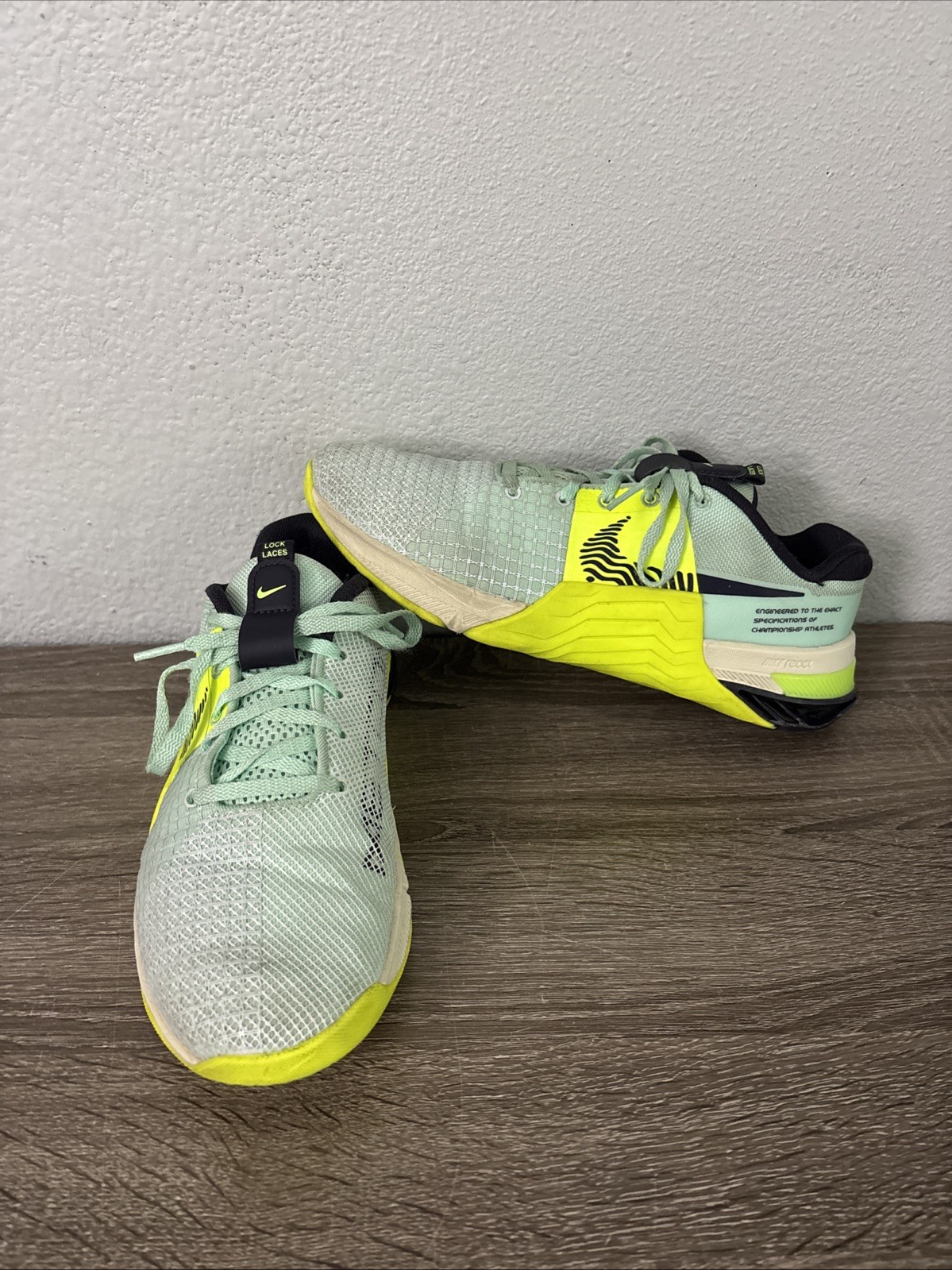 nike metcon 8 men's 7.5 training shoes mint green volt do9328 300 nike metcon 8 men's 7.5 training shoes mint green volt do9328 300