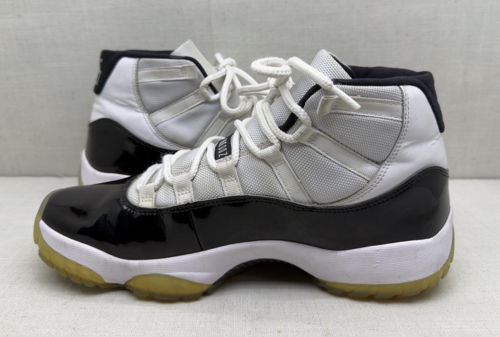 nike air jordan 11 retro concord 2018 men's size: 12 white/black 378037 100 nike air jordan 11 retro concord 2018 men's size: 12 white/black 378037 100