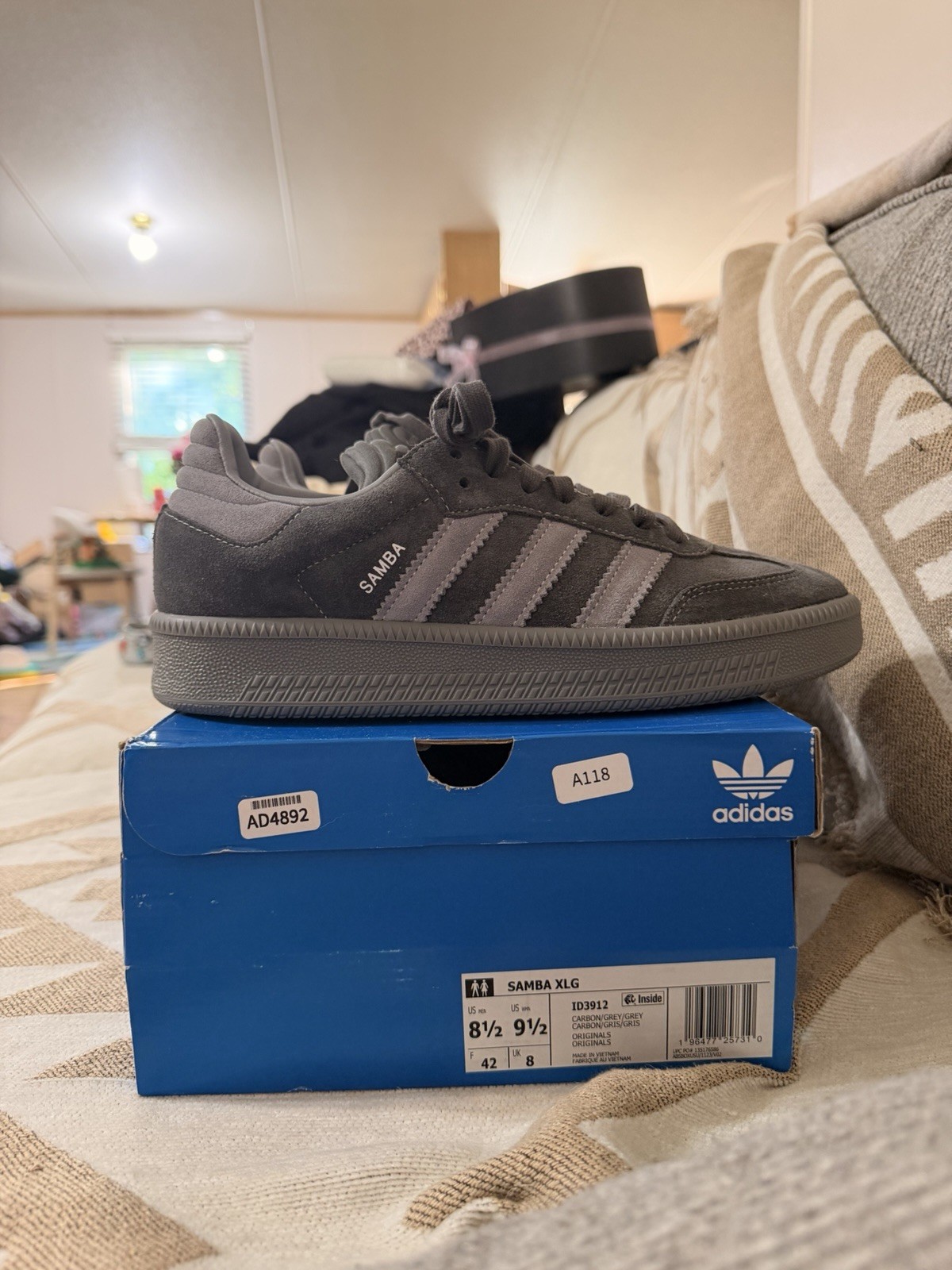 adidas samba xlg carbon grey men's sneakers carbon/grey/grey id3912 adidas samba xlg carbon grey men's sneakers carbon/grey/grey id3912