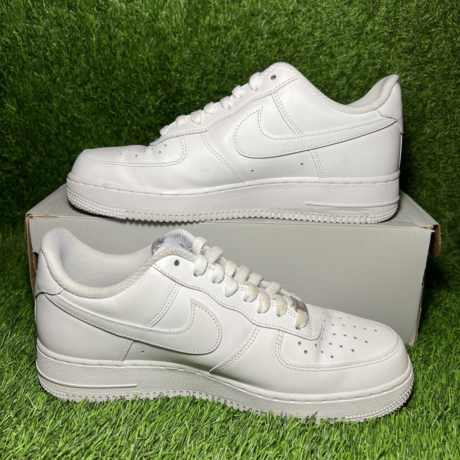 size 8.5 nike air force 1 '07 low triple white size 8.5 nike air force 1 '07 low triple white