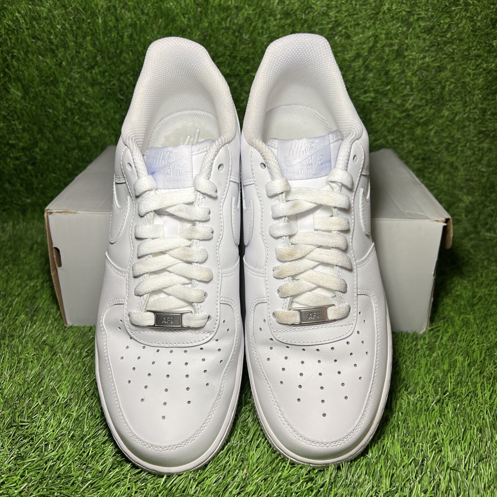 size 8.5 nike air force 1 '07 low triple white size 8.5 nike air force 1 '07 low triple white
