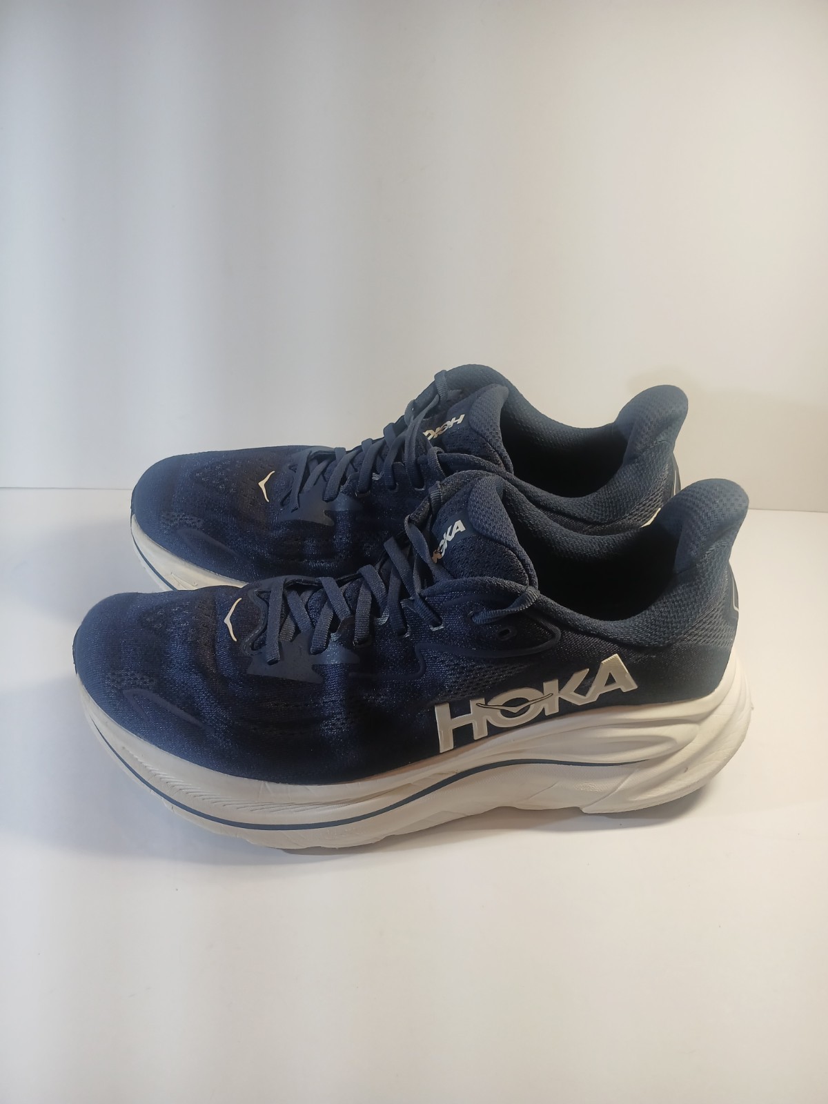 size 13d hoka one one hoka clifton 10 navy white size 13d hoka one one hoka clifton 10 navy white
