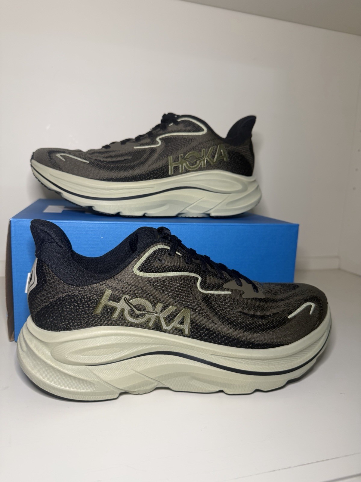 size 10 hoka one one hoka clifton 10 dark roast (new model) 10 men’s size 10 hoka one one hoka clifton 10 dark roast (new model) 10 men’s