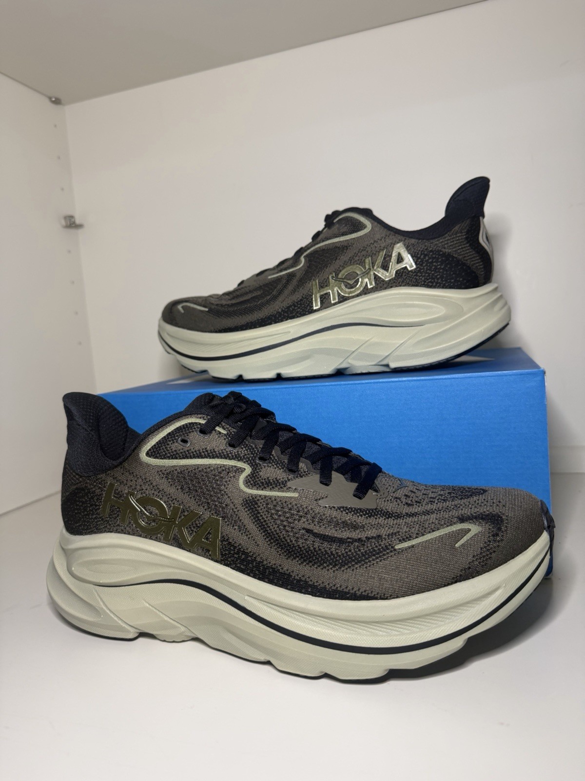 size 10 hoka one one hoka clifton 10 dark roast (new model) 10 men’s size 10 hoka one one hoka clifton 10 dark roast (new model) 10 men’s