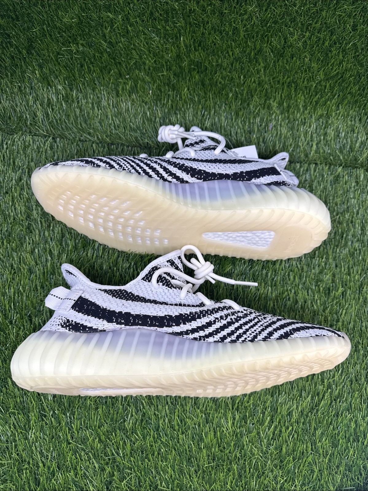 size 11.5 adidas yeezy boost 350 v2 zebra cp9654 white / black / red size 11.5 adidas yeezy boost 350 v2 zebra cp9654 white / black / red