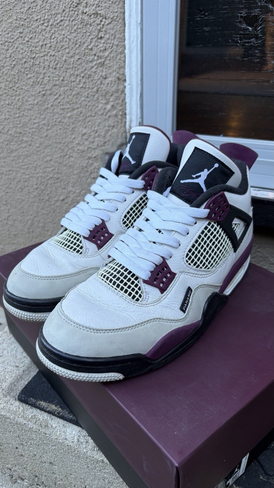 jordan 4 psg (paris saint germain) size 9m original laces in the bag. worn jordan 4 psg (paris saint germain) size 9m original laces in the bag. worn