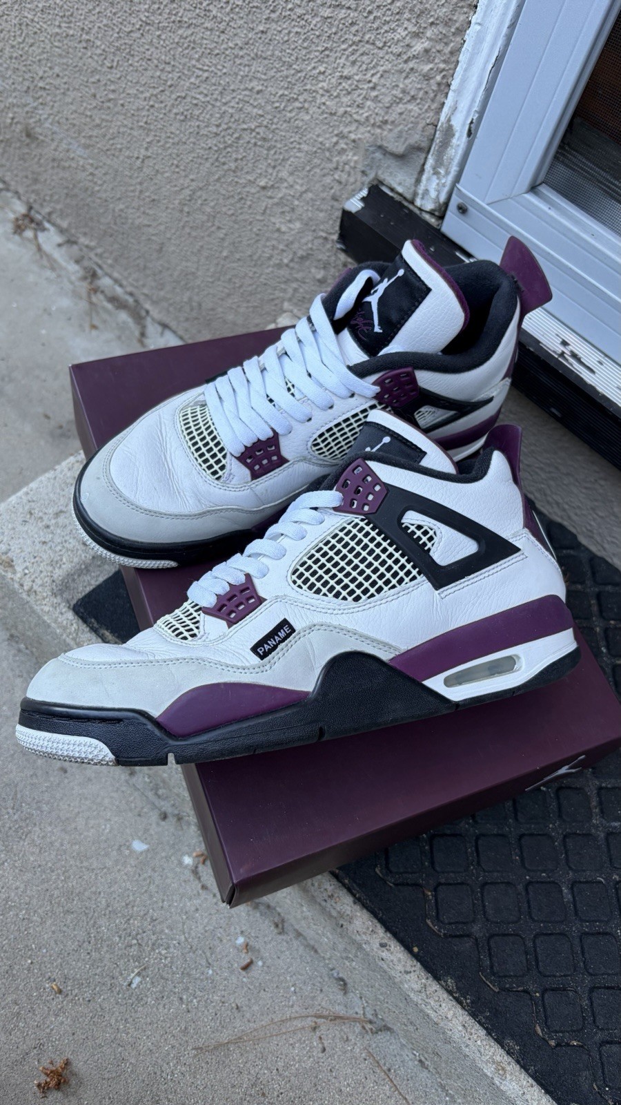 jordan 4 psg (paris saint germain) size 9m original laces in the bag. worn jordan 4 psg (paris saint germain) size 9m original laces in the bag. worn