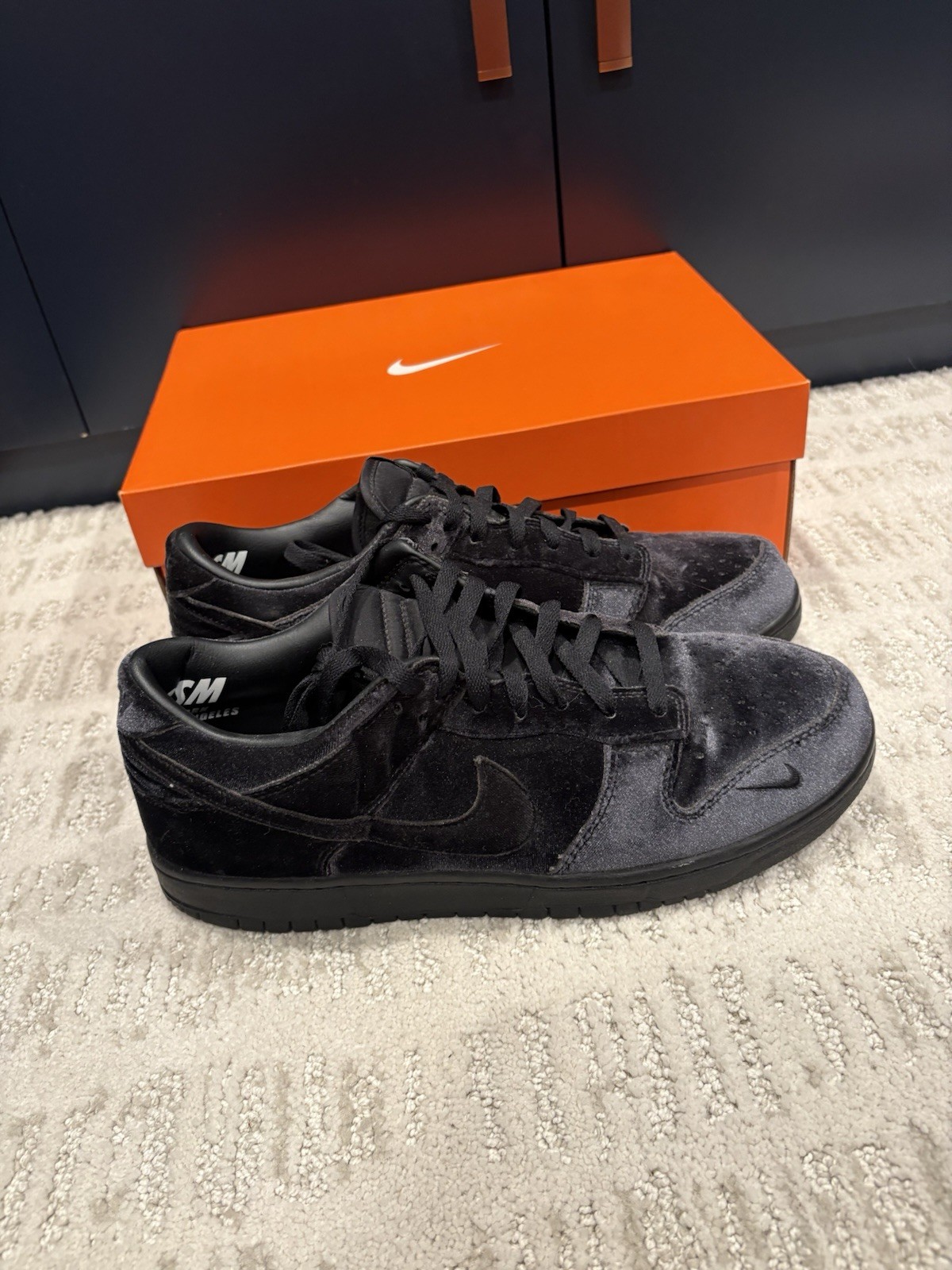 used nike dunk low dover street market black velvet size 11 used nike dunk low dover street market black velvet size 11
