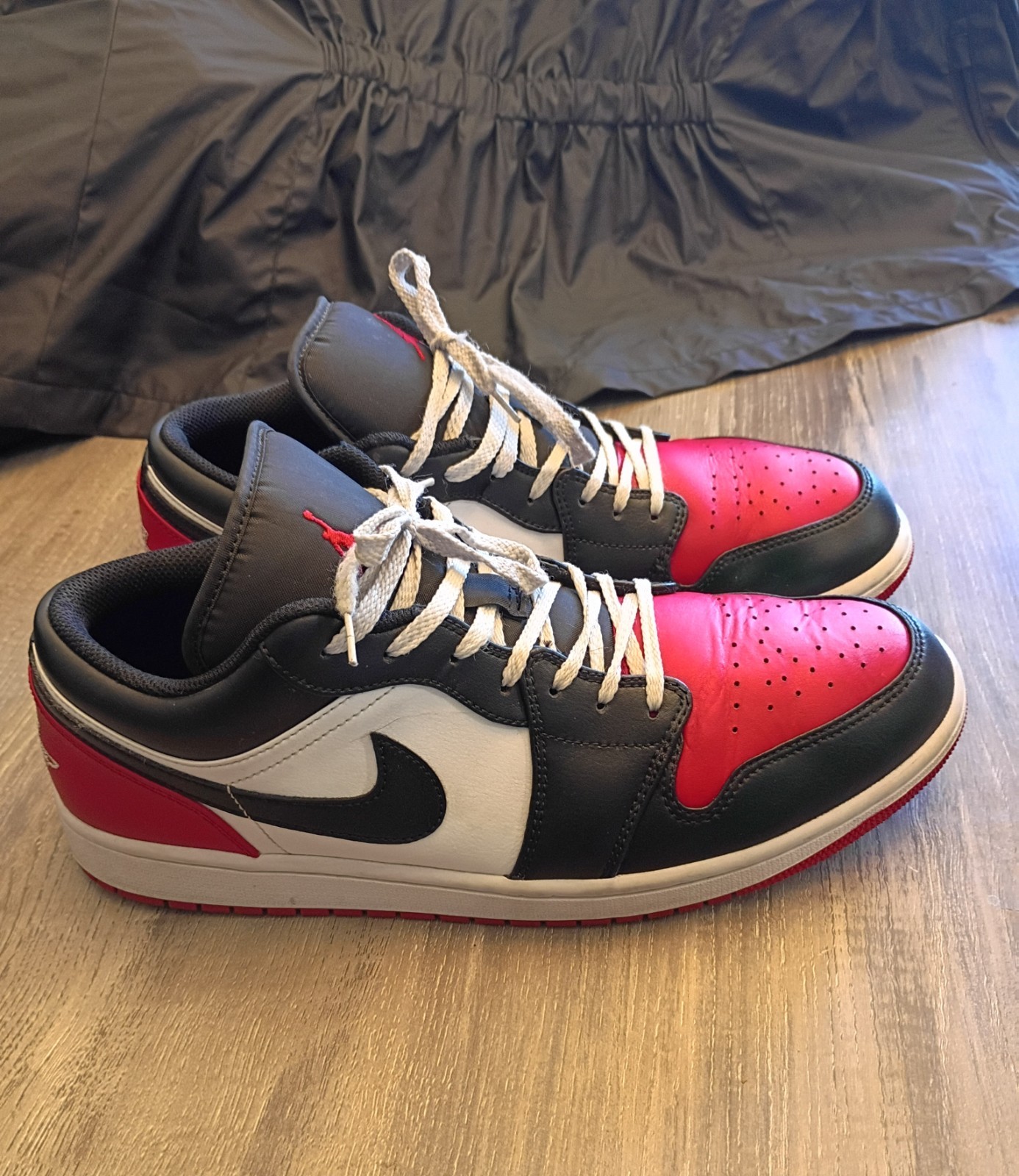 jordan air jordan 1 low bred toe 2.0 low top black red white 553558 161 jordan air jordan 1 low bred toe 2.0 low top black red white 553558 161