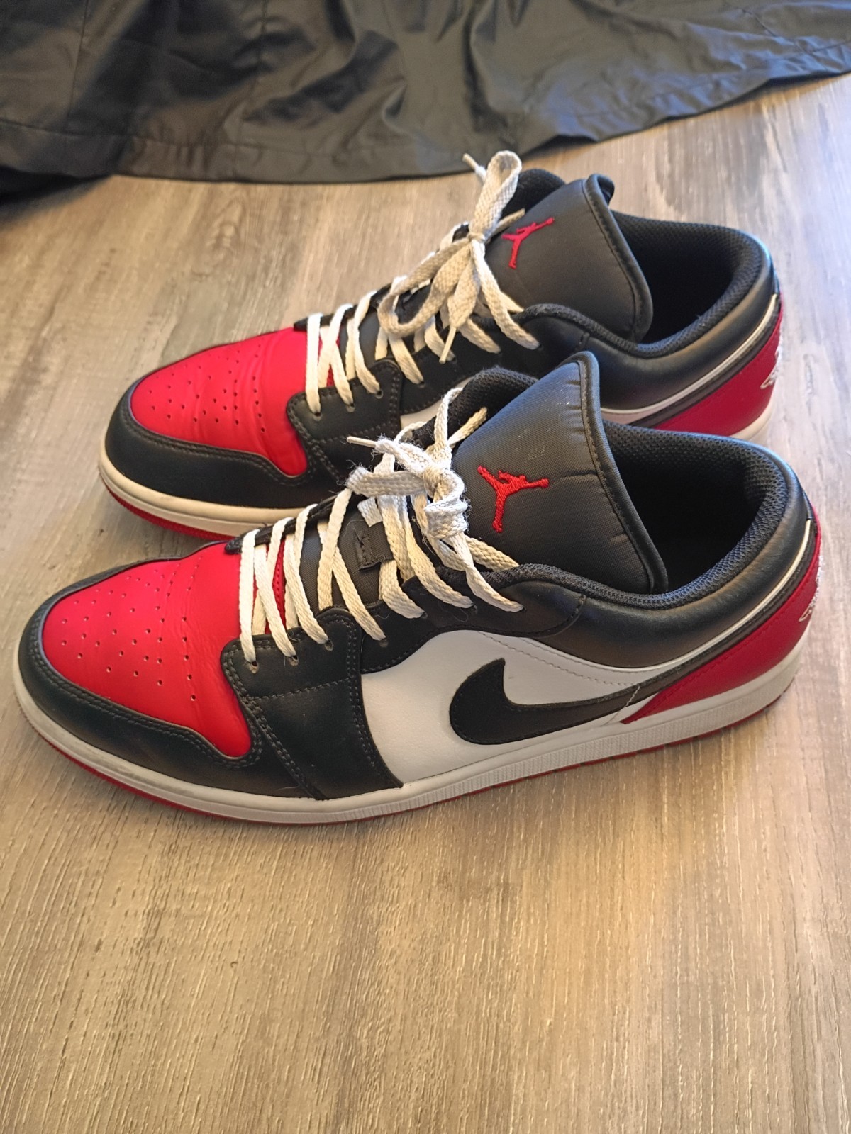 jordan air jordan 1 low bred toe 2.0 low top black red white 553558 161 jordan air jordan 1 low bred toe 2.0 low top black red white 553558 161