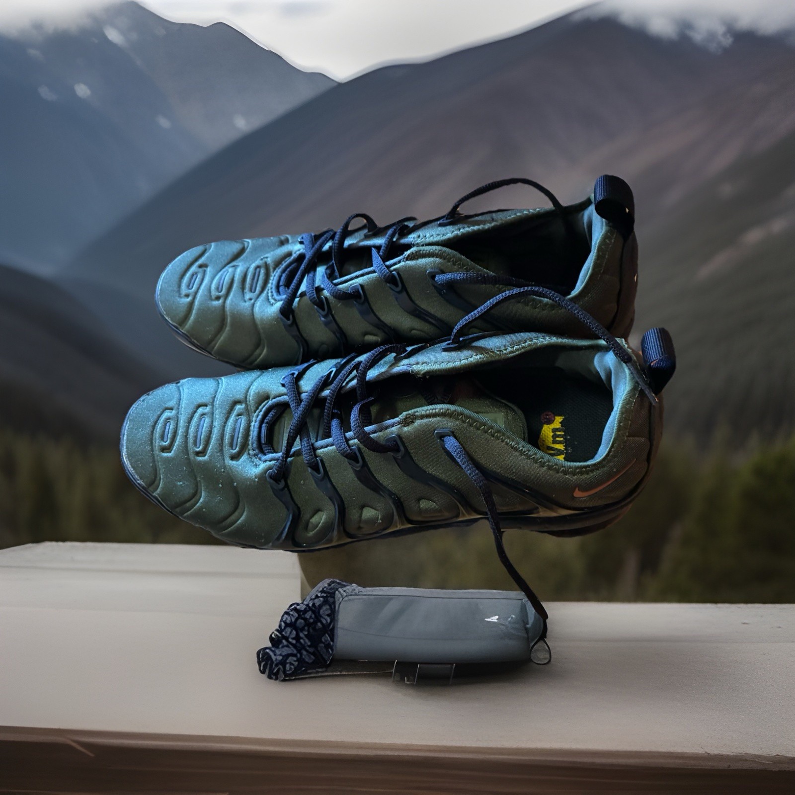 nike air vapormax plus rough green black men's shoes size 10 nice nike air vapormax plus rough green black men's shoes size 10 nice