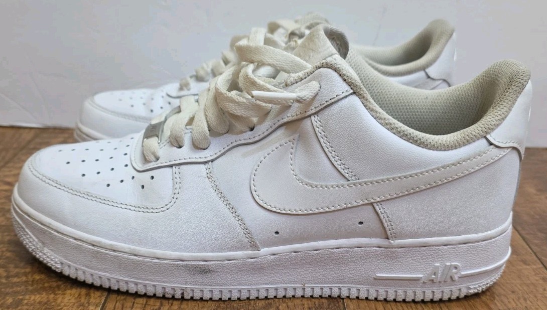 nike air force 1 '07 low triple white men's white cw2288 111 size 8.5m nike air force 1 '07 low triple white men's white cw2288 111 size 8.5m