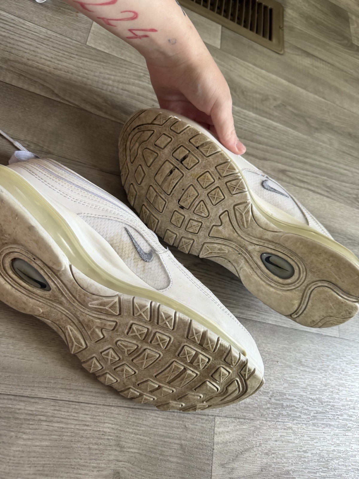 nike air max 97 low top lace up sneakers white/wolf grey black 921826 101 nike air max 97 low top lace up sneakers white/wolf grey black 921826 101