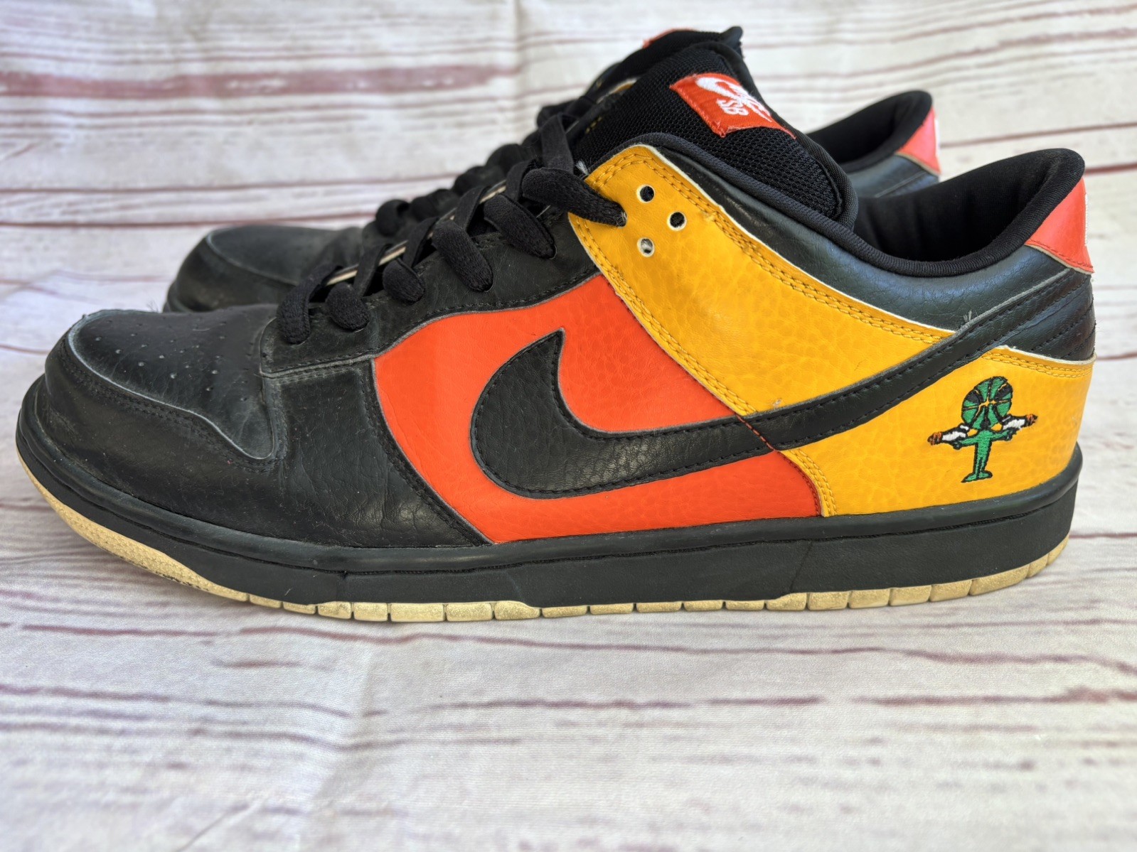 size 13 nike dunk pro sb low raygun 2005 | 304292 803 | no box size 13 nike dunk pro sb low raygun 2005 | 304292 803 | no box