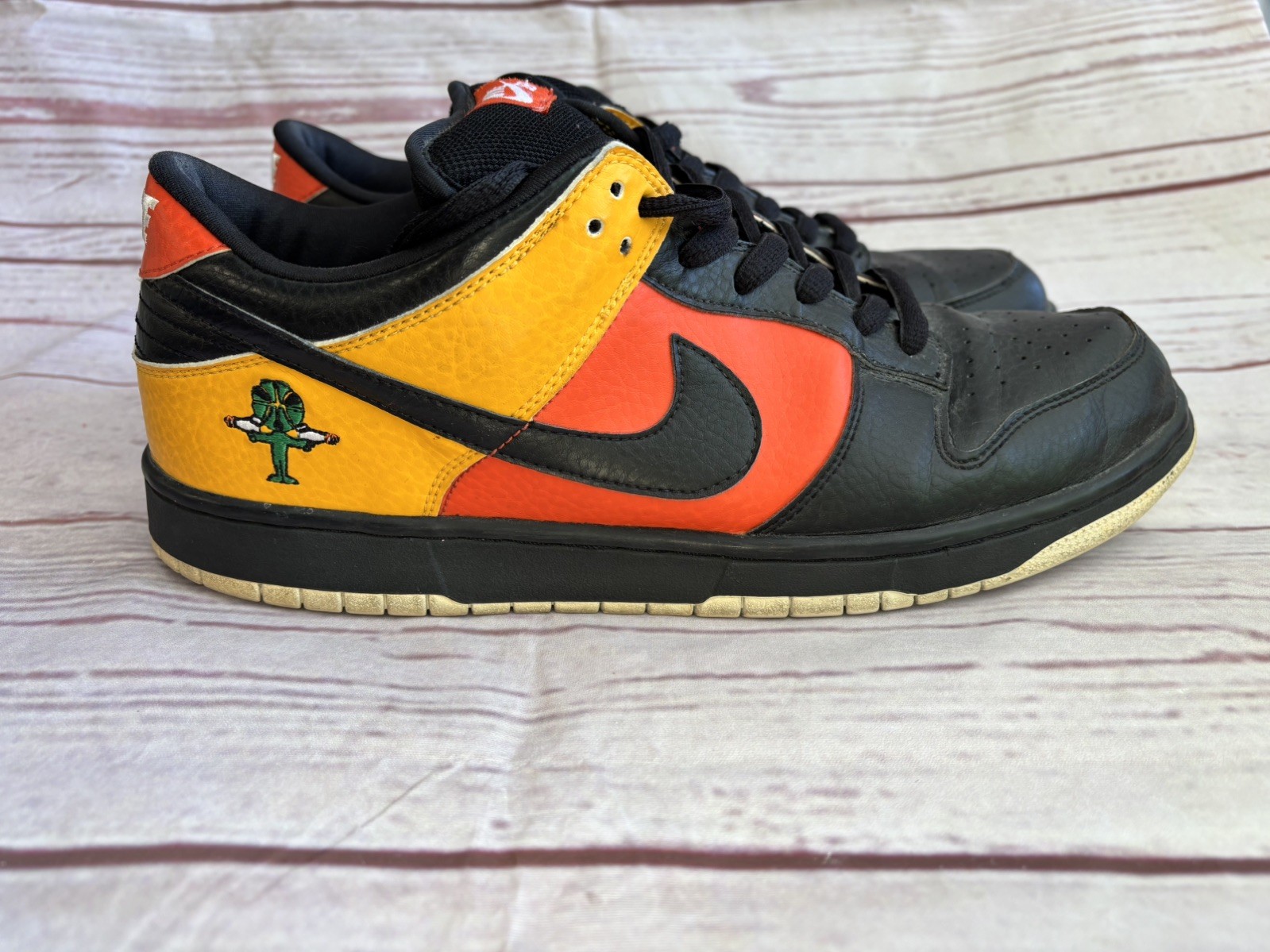 size 13 nike dunk pro sb low raygun 2005 | 304292 803 | no box size 13 nike dunk pro sb low raygun 2005 | 304292 803 | no box