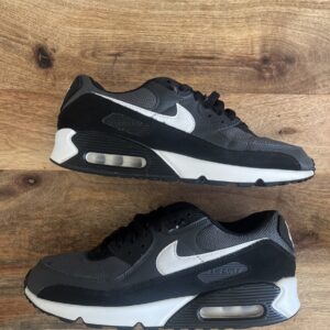 size 10.5 nike air max 90 low black white