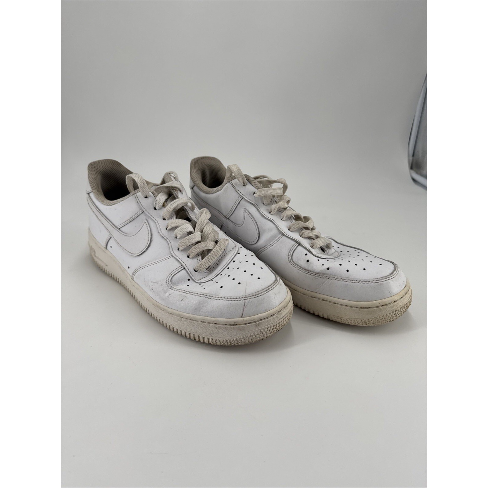 nike air force 1 "07" triple white leather cw2288 111 men size 8.5 nike air force 1 "07" triple white leather cw2288 111 men size 8.5