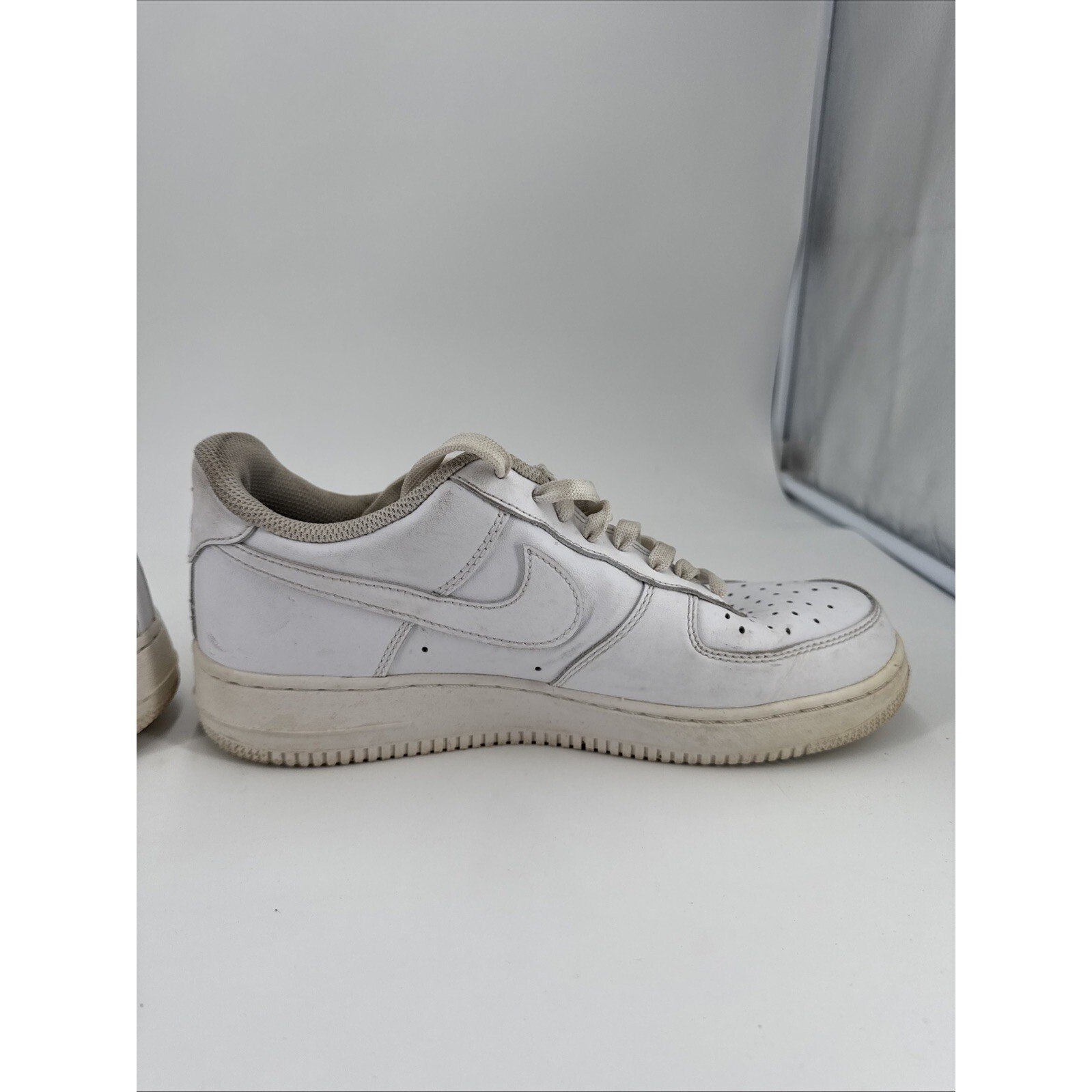 nike air force 1 "07" triple white leather cw2288 111 men size 8.5 nike air force 1 "07" triple white leather cw2288 111 men size 8.5