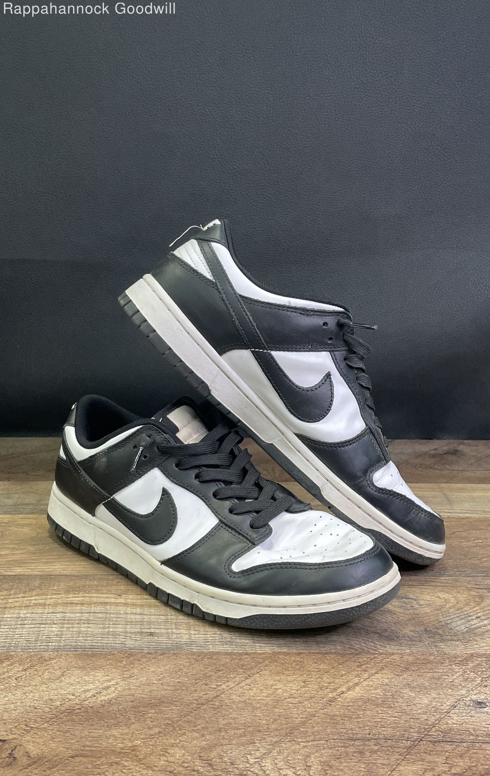 nike dunk low retro white black panda men's sneakers size 10.5 nike dunk low retro white black panda men's sneakers size 10.5