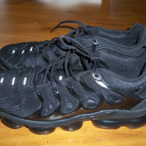 nike air vapormax plus men's triple black low top lace up sneakers size 12 euc