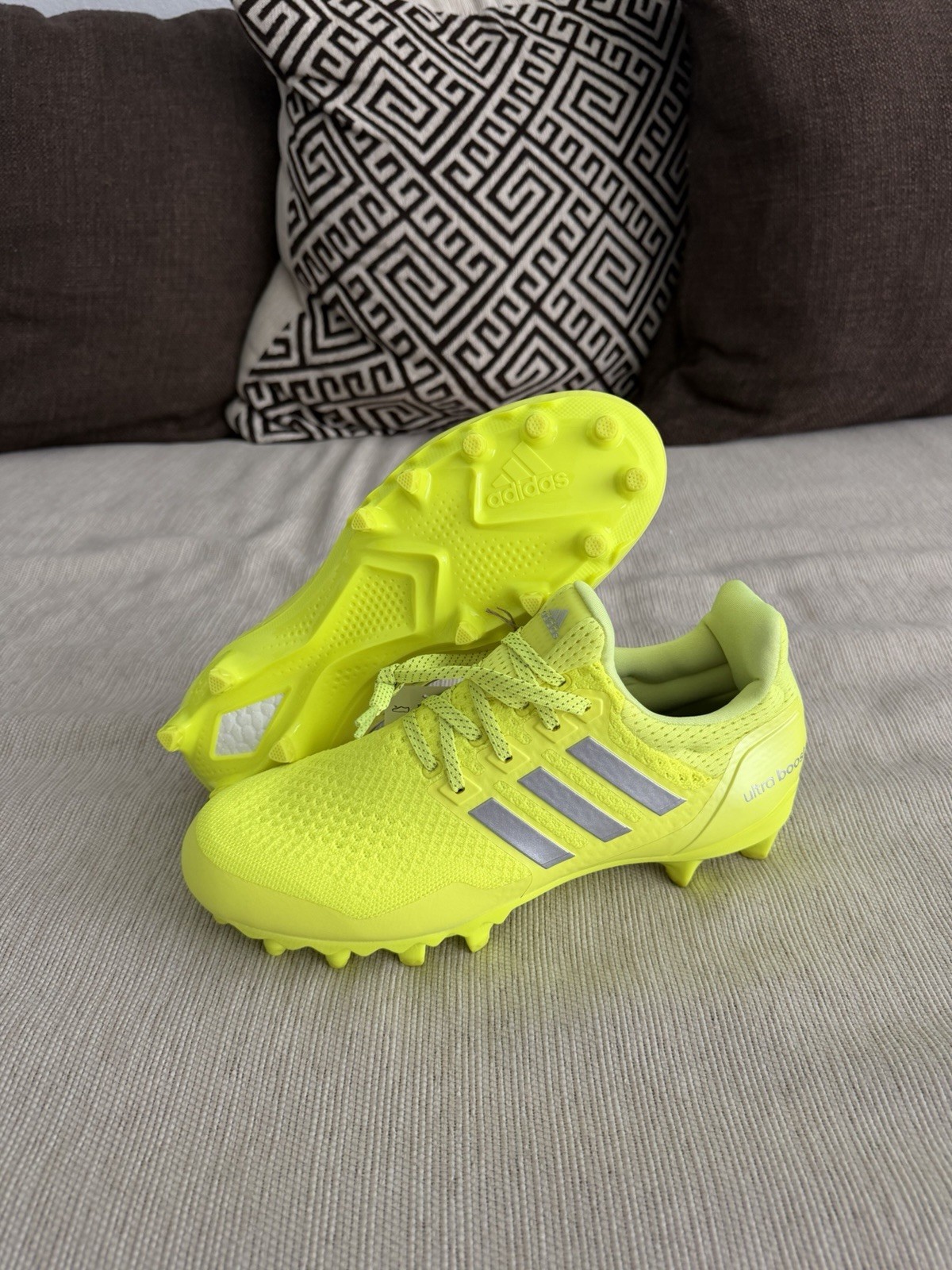 adidas ultraboost football cleats solar yellow men’s size 9.5 highlighter jp7413 adidas ultraboost football cleats solar yellow men’s size 9.5 highlighter jp7413