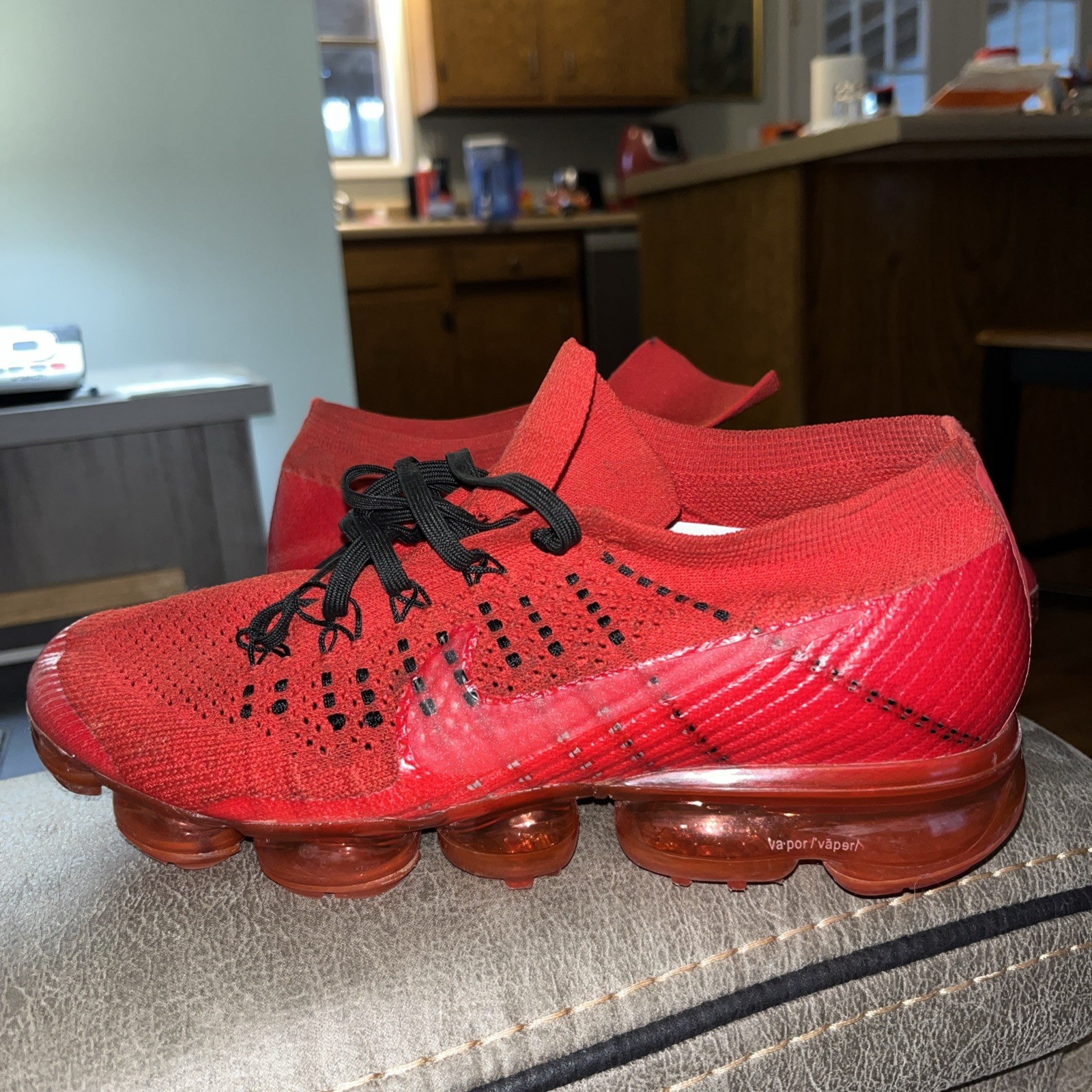 nike air vapormax clot bright crimson red aa2241 006 shoes size 8.5 men’s nike air vapormax clot bright crimson red aa2241 006 shoes size 8.5 men’s