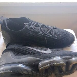 men’s size 11 air vapormax 2021 flyknit triple black sneakers speckle free ship