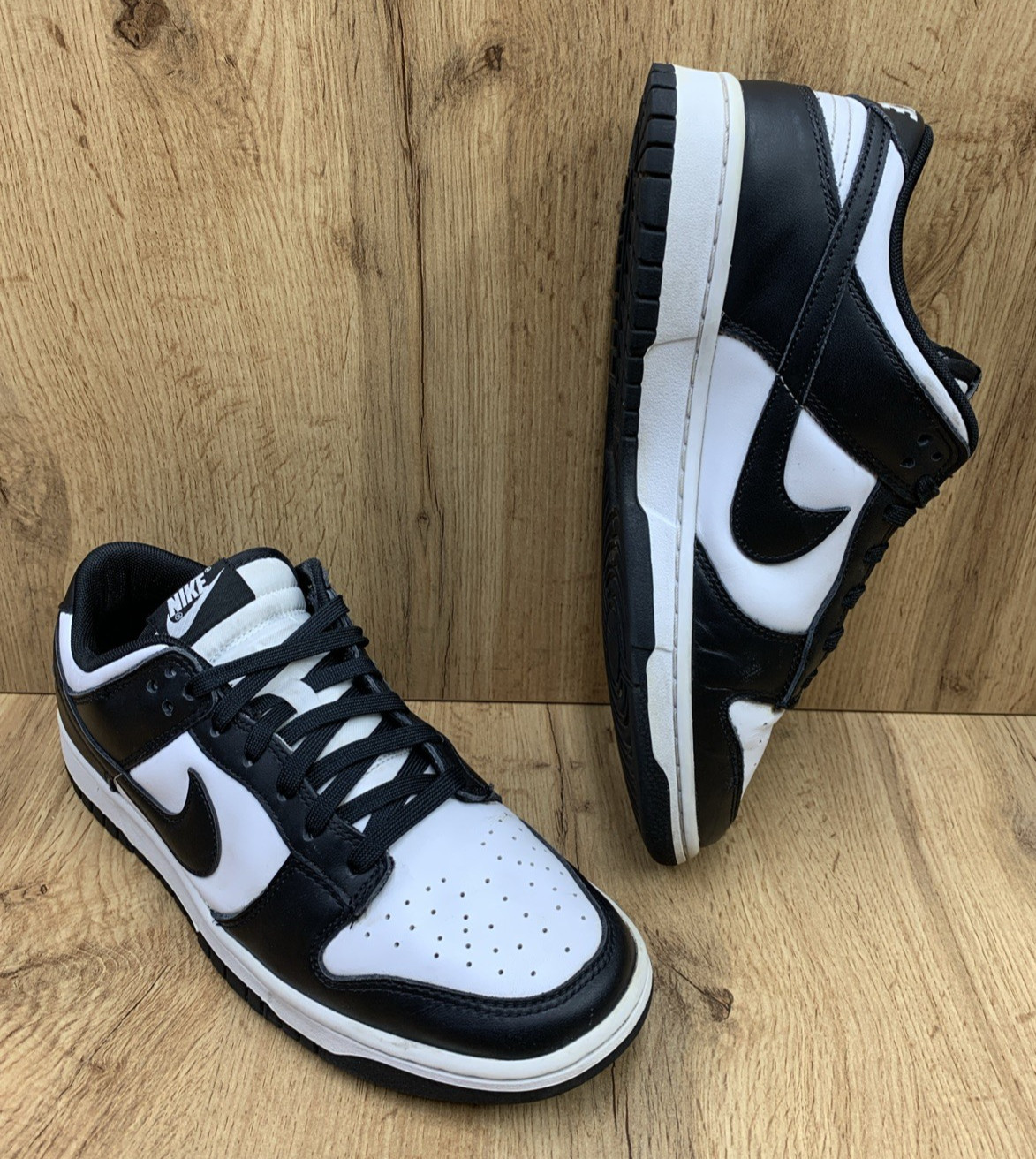 nike mens panda dunk low sneaker shoes dd1391 100 black white lace up size us 9 nike mens panda dunk low sneaker shoes dd1391 100 black white lace up size us 9