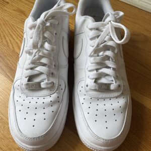 nike air force 1 low triple white size 8 mens trainers