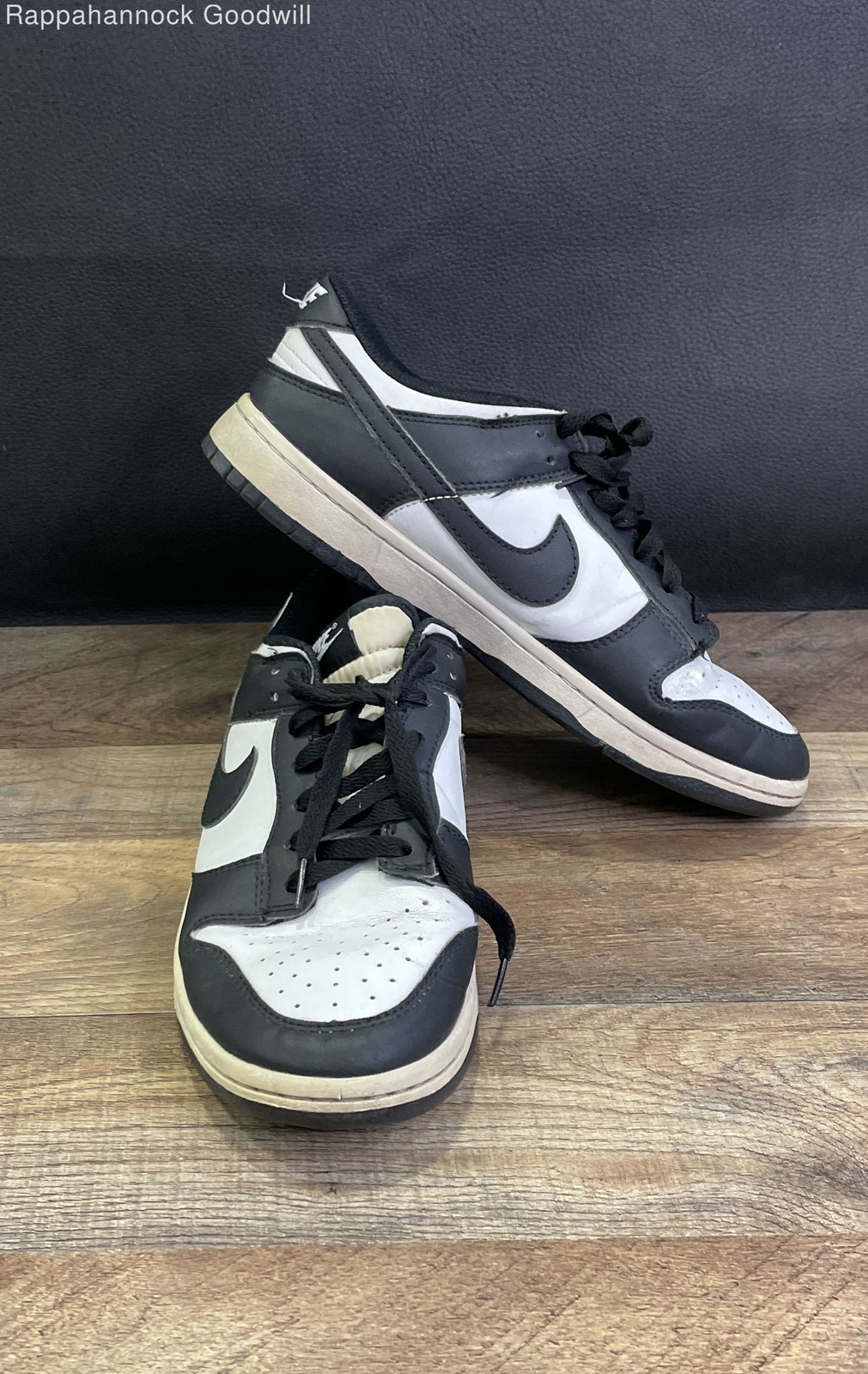 nike dunk low retro white black panda sneakers size 7 nike dunk low retro white black panda sneakers size 7