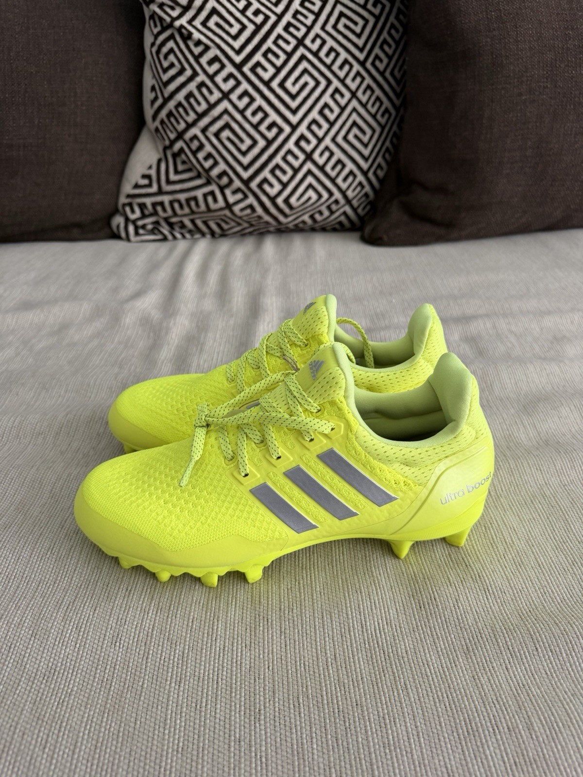 adidas ultraboost football cleats solar yellow men’s size 9.5 highlighter jp7413 adidas ultraboost football cleats solar yellow men’s size 9.5 highlighter jp7413
