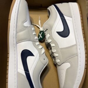 air jordan 1 low white/midnight navy blue men’s size 10.5 sneakers / shoes