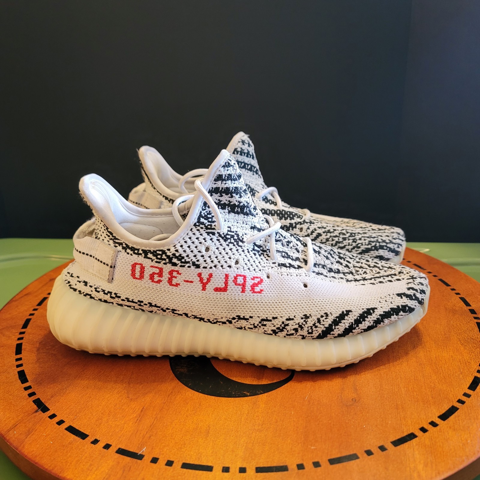 size 8 adidas yeezy boost 350 v2 low zebra size 8 adidas yeezy boost 350 v2 low zebra